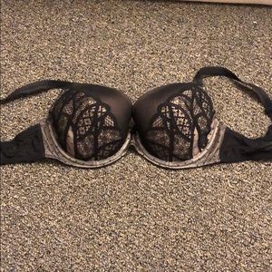 Wacoal 32DD black lace bra